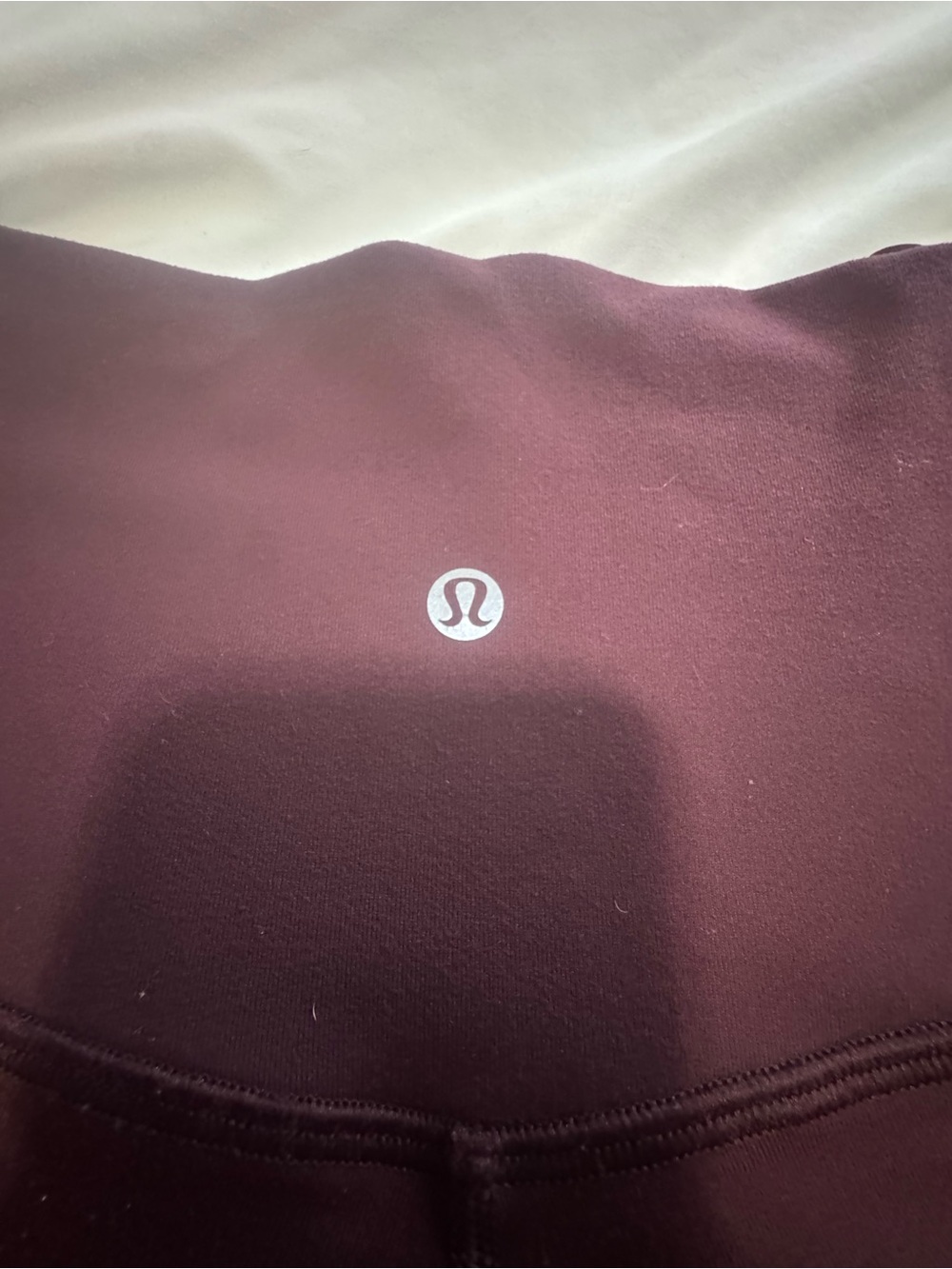 Lululemon In Movement Tight Mesh - Garnet - Picture 2 of 4